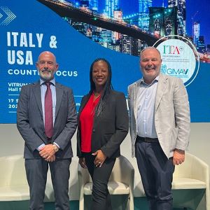 Lakisha A. Woods after presentation&nbsp;at VITRUM 2025